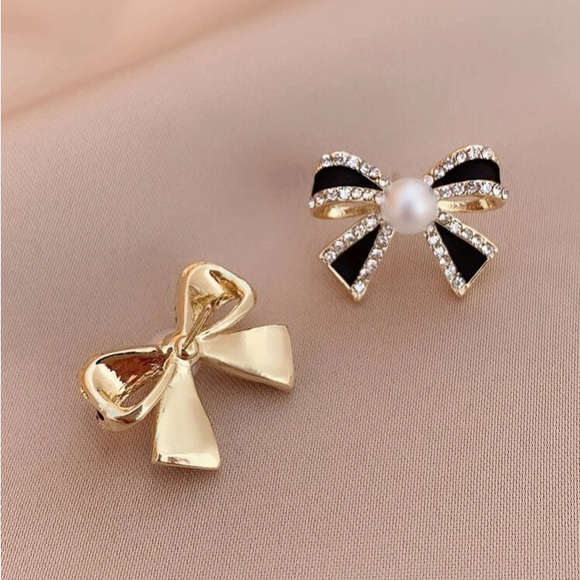 🆕 Gold, Pearl & Crystal Bow Earrings!!!! Brand New!!! - Picture 3 of 4